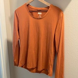 Women’s long sleeve t-shirt, great for hiking